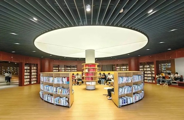 ag8集团案例 | “ 阅享空间”，在山海间写诗