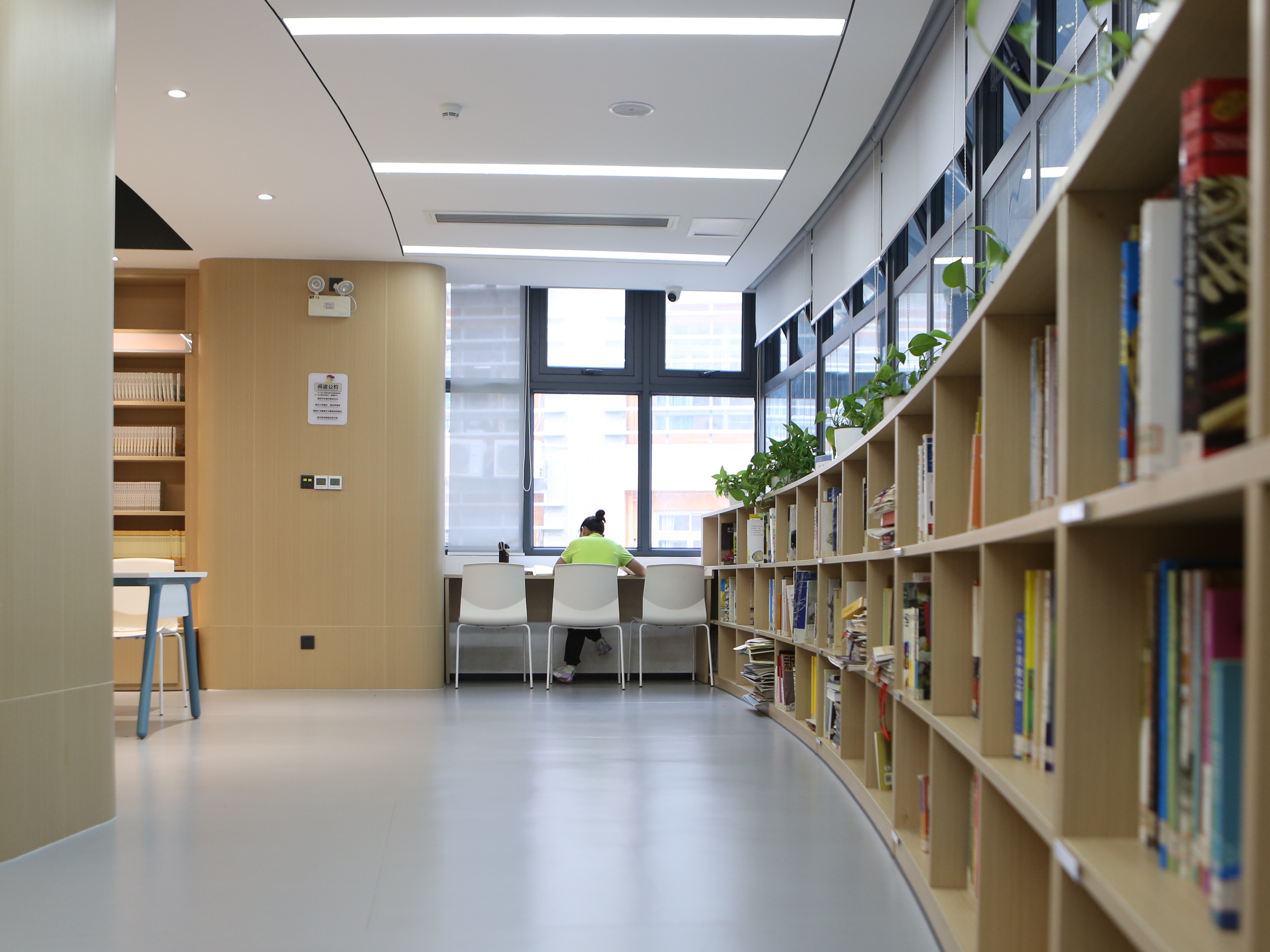 ag8集团案例 | 这所获央视认证的AI教育范本名校，如何推动图